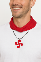 Collier croix basque opaque