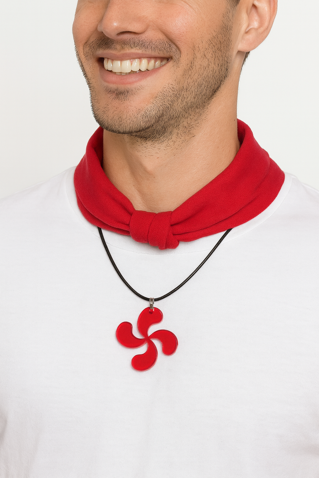 Collier croix basque opaque