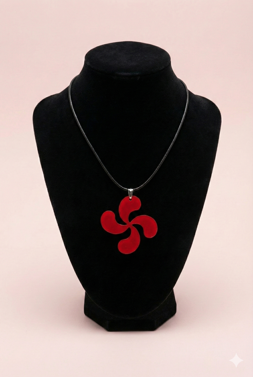 Collier croix basque opaque