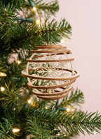 Boule de Noël torsadée