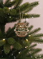 Boule de Noël torsadée